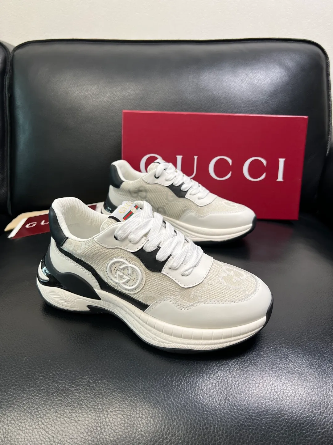 Men's shoes 💰800 Gucci top purchasing Gucci counter new model, original factory configuration imported cowhide from Italy with printed fabric, imported cowhide lining, breathable and comfortable, sole: original factory special sole is super comfortable, original factory and single goods are high quality, welcome to compare, code number 38-44 (customized 45)